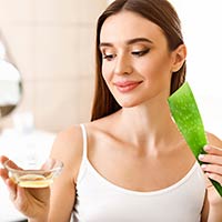 Psoriasis: 5 Effective Home Remedies To Soothe Itchy Skin