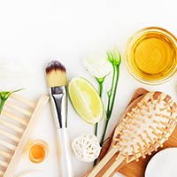 DIY Anti-Dandruff Hair Spray: Get Rid Of Pesky Flakes With These Homemade Mane Rinses