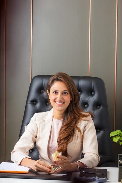 Dr. Aashtha Chandra - Dentist