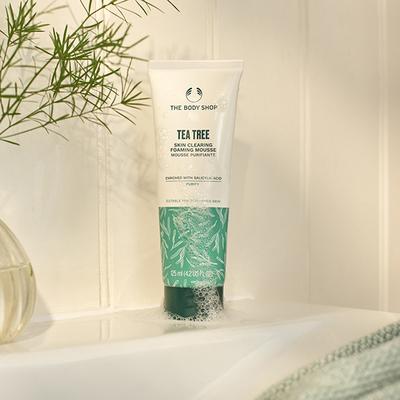 The Body Shop Tea Tree Skin Clearing Foaming Cleanser 150ml - Face Wash & Cleansers
