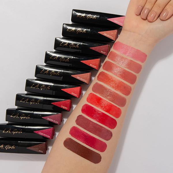 L.A.Girl Lip Attraction Lipstick-Onfire 3.2 gm - Lipsticks