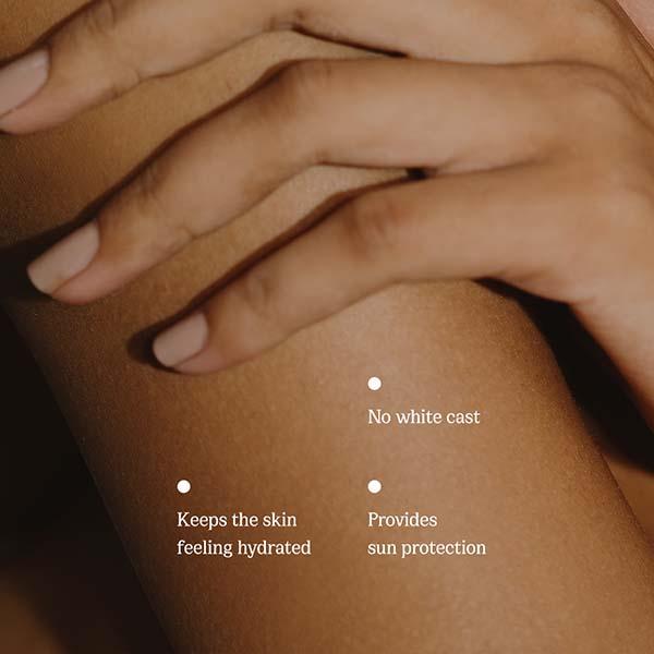 82E Body Lotion SPF 20 PA++ with Saffron and Ceramides 240 ml - Lotions & Creams