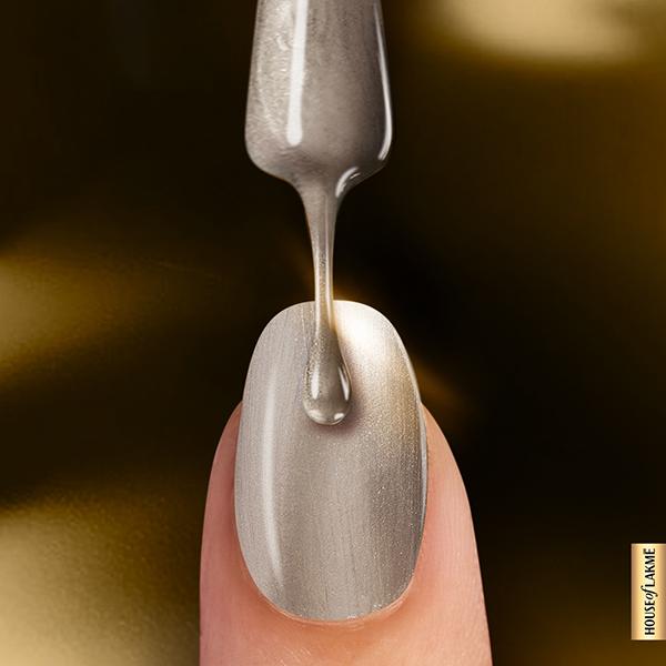 Lakme Ultimate Glam Chrome Nail Mint 6 ml - Nail Polish
