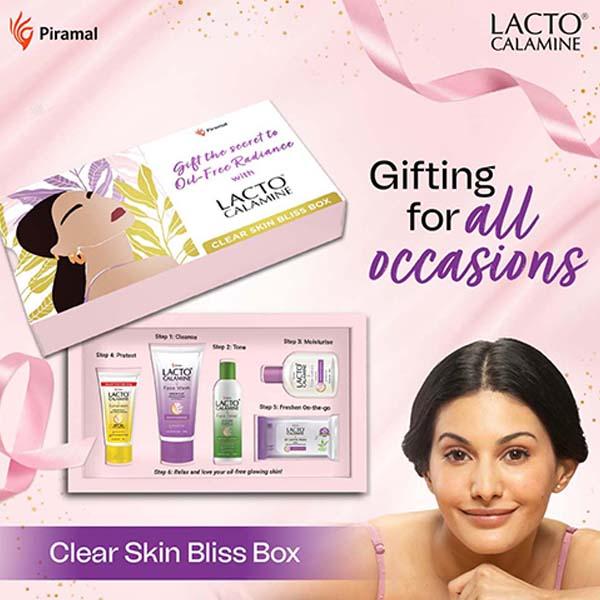 Lacto Calamine Gift Box, Face Wash, Face Lotion, Sunscreen, Facial Wipes, Toner, Oil Free Radiance 850 gm - Makeup Kits & Sets