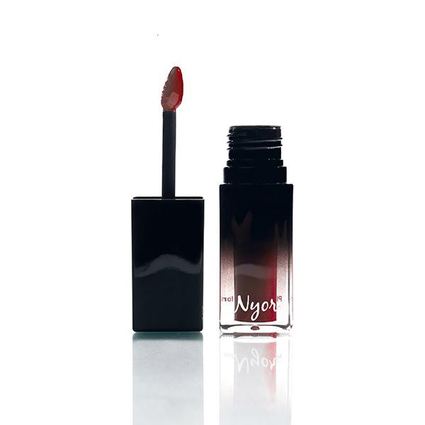 Netmeds | Nyor Spotlight Deep Maroon Plumping Lip Colour 5 ml