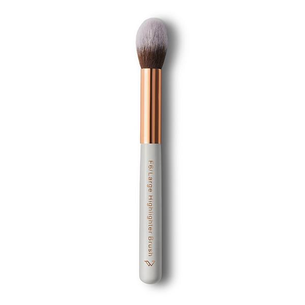 Netmeds | Pigment Play Large Highlighter Brush 1's