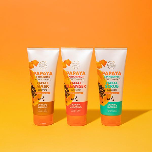 Petal Fresh Brightening Papaya Facial Cleanser With Vitamin C 200 ml - Scrubs & Exfoliants