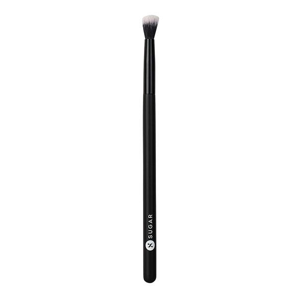 Netmeds | SUGAR Cosmetics Blend Trend Eyeshadow Brush - 043 Round Xl 18 gm