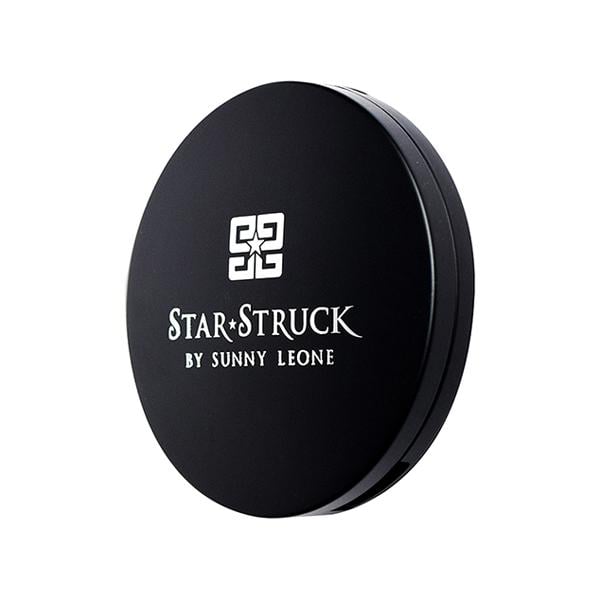 Star Struck by Sunny Leone Compact Powder 04 Tan 9 gm - Compact Powder
