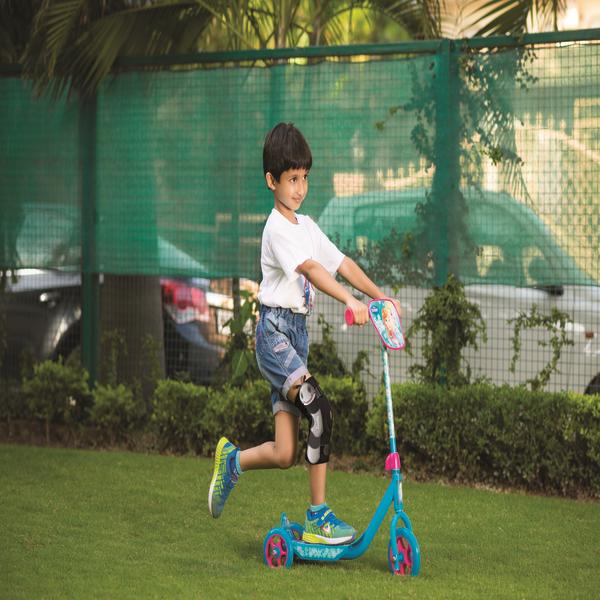 Tynor Knee Wrap Hinged (Neoprene) (Child) (J 15) - Knee/Leg Supports