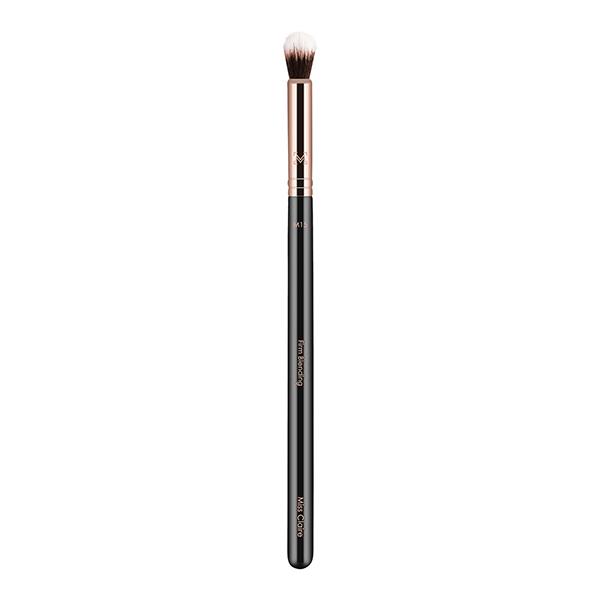 Netmeds | Miss Claire M15 - Firm Blending Brush (Rose Gold) 1's