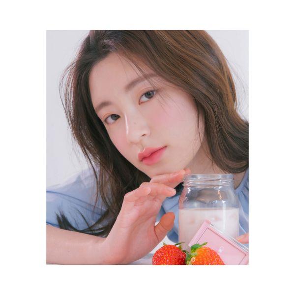 Rom&Nd Better Than Cheek W02 Strawberry Milk 3.8 gm - Blushes