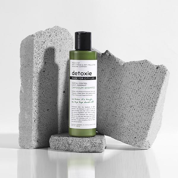 Detoxie Anti-Dandruff and Flake Relief Capsicum Shampoo 100 ml - Shampoos