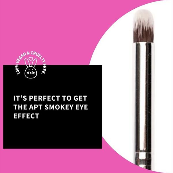 Plume P19 Eyeshadow Pencil or Smudger Brush 1's - Face Brush