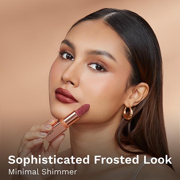 Pilgrim Glitter Lipstick Arabian Nites-04 Luxurious 3-D Glitter Formula With Matte Finish pink / red 4.2 g - Lipsticks