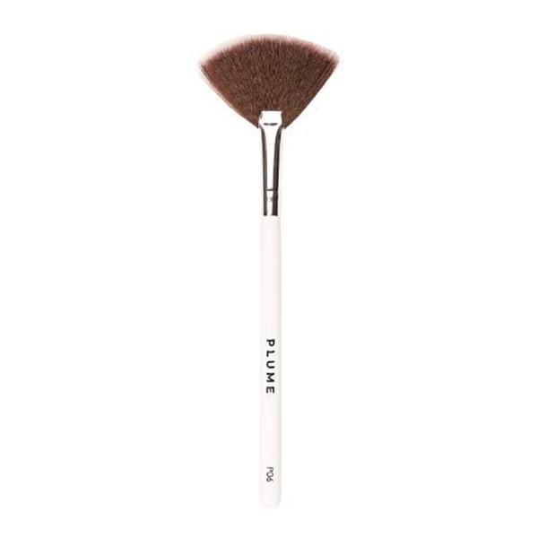 Plume P06 Highlighter Fan Brush 1's - Face Brush