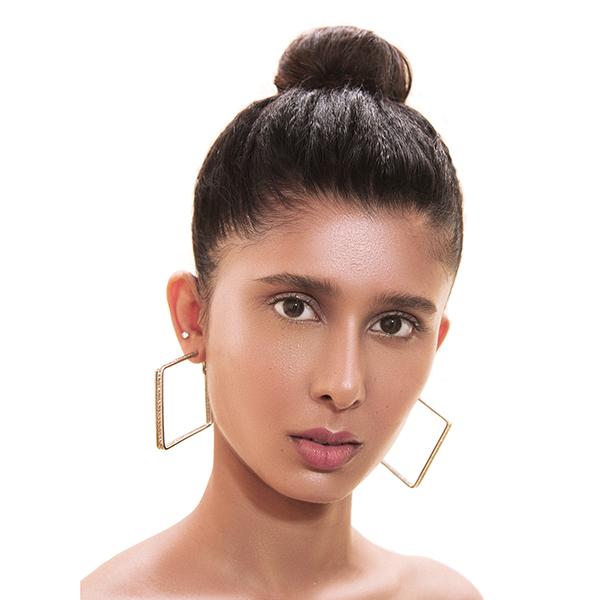 Sugar Cosmetics Bling Leader Illuminating Moisturizer - 02 Pink Trippin 25ml - Highlighters & Illuminators