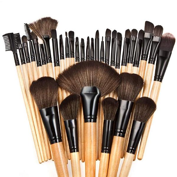 Bronson Professional Makeup Brush With Faux Leather  32's - Face Brush