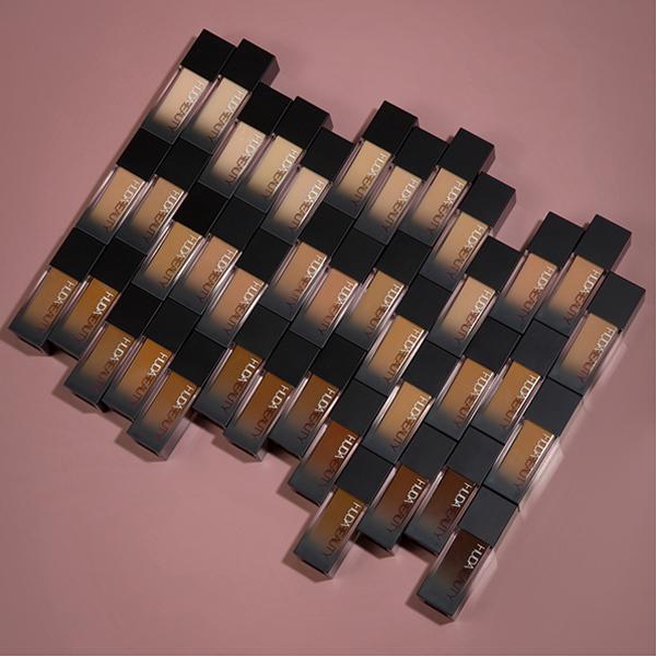 Huda Beauty Fauxfilter Luminous Matte Full Coverage Liquid Foundation 300N Latte 35 ml - Foundation