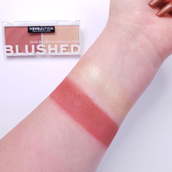 Makeup Revolution Colour Play Blushed Duo Kindness 5.8 gm - Blushes