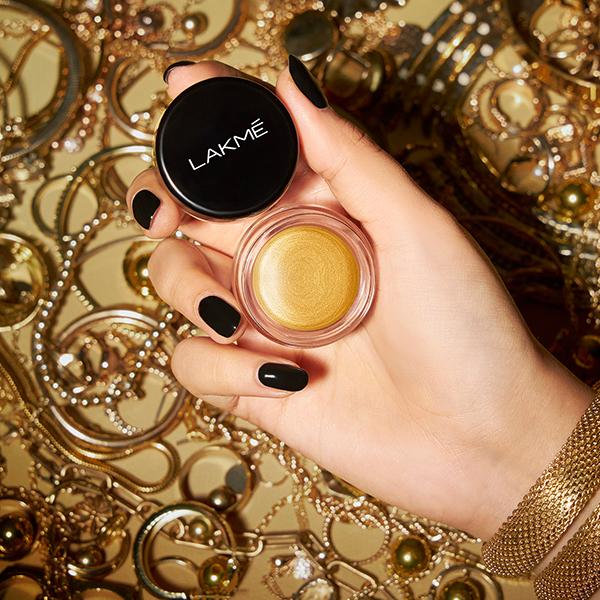 Lakme Absolute Explore Eye Paint Glittering Gold Dust 3 gm - Eyeshadow, Bases & Primers