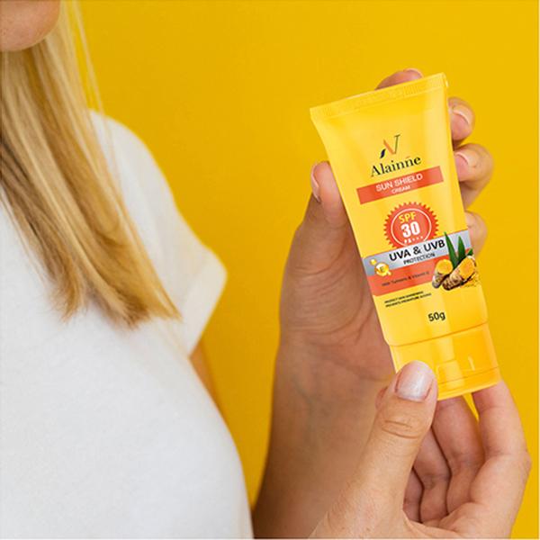 Alainne Sun Shield Cream Uva and Uvb Protection Spf30 50 gm - Face Sunscreen