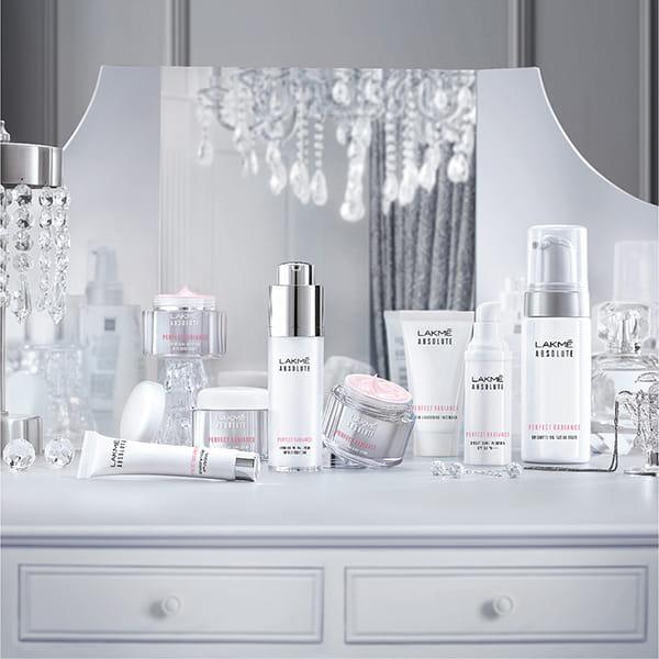 Lakme Absolute Perfect Radiance Skin Brightening Uv Lotion With SPF 50 PA+++ 30ml - Face Creams