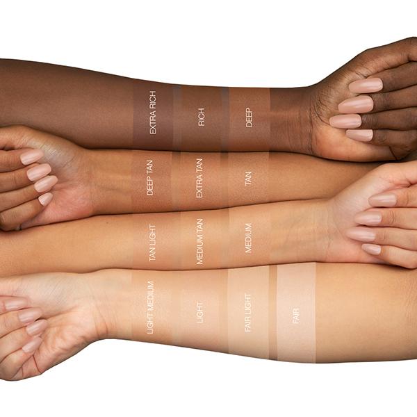 Huda Beauty Glowish Luminous Pressed Powder 09 Extra Tan 10 gm - Loose Powder