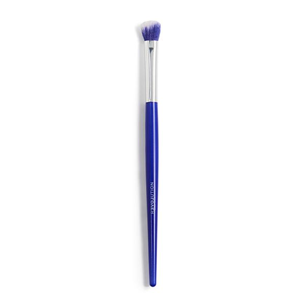 Netmeds | Revolution Relove Brush Queen Fluffy Blending Brush 1's