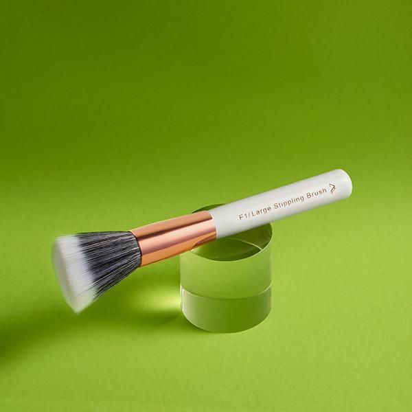Pigment Play Large Stippling Brush 1's - Face Brush