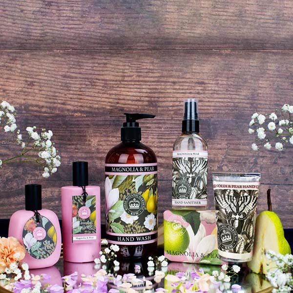 The English Soap Company - Royal Botanic Gardens, Kew - Magnolia And Pear Hand Wash 500 ml - Hand Wash & Soaps