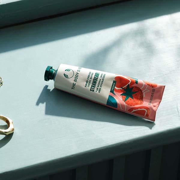 The Body Shop Hand Cream Strawberry A0X 30 ml - Hand Creams