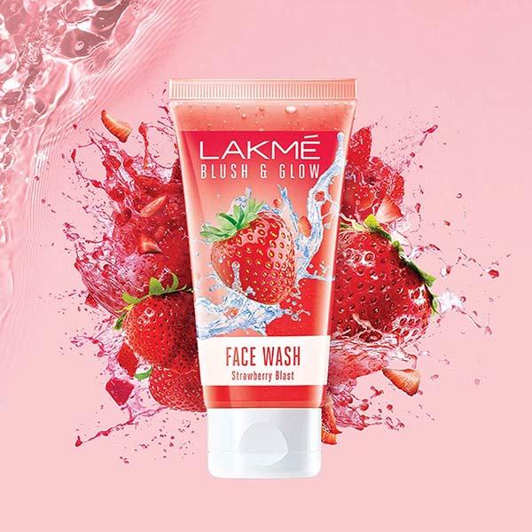 Lakme Blush and Glow Strawberry Freshness Gel Face Wash with Strawberry Extracts 50 gm - Face Scrubs