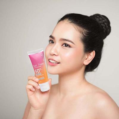 Skin Fx Sun Tease Matte Sunscreen SPF 50 PA +++ Blue Light Protection 50 gm - Face Sunscreen