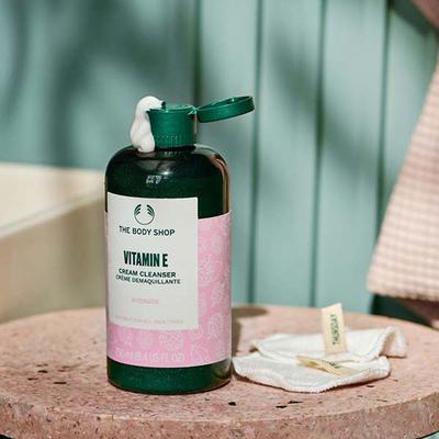 The Body Shop Cream Cleanser Vitamin E 250 ml - Face Wash & Cleansers