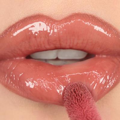 Makeup Revolution Pout Bomb Plumping Gloss Cookie Deep Nude 4.6 ml - Lip Glosses