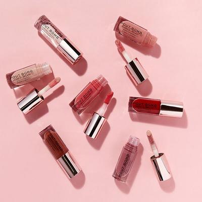 Makeup Revolution Pout Bomb Plumping Gloss Peachy Coral 4.6ml - Lip Glosses