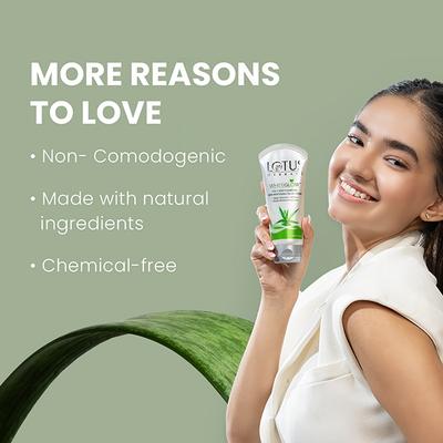 Lotus Herbals Whiteglow 3-in-1 Deep Cleansing Skin Whitening Facial Foam 100 gm - Face Wash & Cleansers