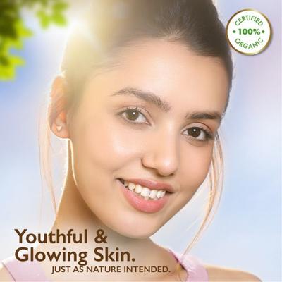 Organic Harvest Youthful Glow Foaming Face Wash Saffron & Oat Milk Enriched With Vitamin A 100 gm - Face Washes