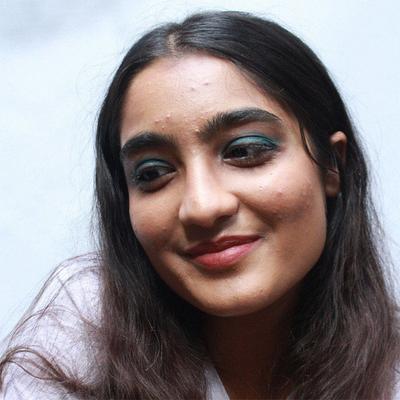 DISGUISE Satin Smooth Eyeshadow Squares, Satin Teal Peacock 215 4.5 gm - Eyeshadow, Bases & Primers