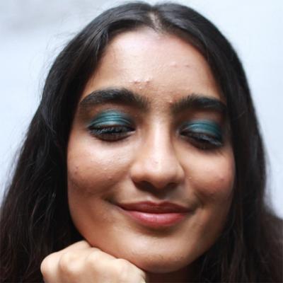 DISGUISE Satin Smooth Eyeshadow Squares, Satin Teal Peacock 215 4.5 gm - Eyeshadow, Bases & Primers