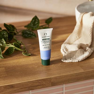 The Body Shop Skn Dfncemlti-Prtn Lght Essence Ax 60ml - Day Cream