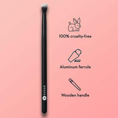 SUGAR Cosmetics Blend Trend Eyeshadow Brush - 043 Round Xl 18 gm - Eyeshadow, Bases & Primers