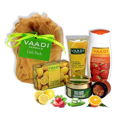 Vaadi Herbals Youthful Skin Gift Pack 355 gm - Face Wash & Cleansers