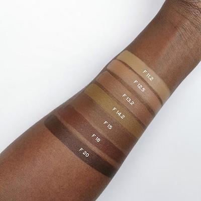 Makeup Revolution Super Serum Foundation F11.2 25 ml - Foundation