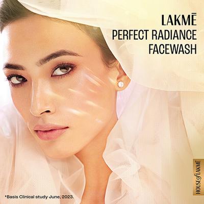 Lakme Absolute Perfect Radiance Brightening Face Wash 50 gm - Face Washes