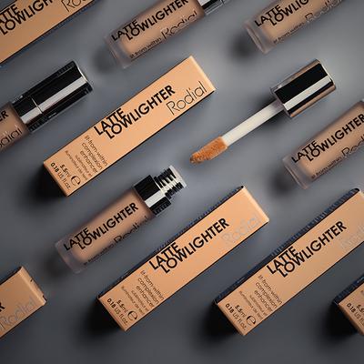 Rodial Latte Lowlighter - Silky, Non-Shimmer all in 1 Correcting and Highlighting Concealer Infused 5.5 ml - Concealer