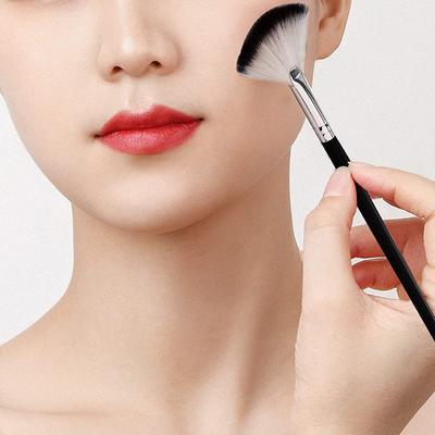 Majestique Brushes Fan Mask Brush For Face 1's - Face Brush