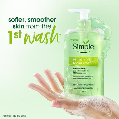 Simple Refreshing Facial Wash, 100% Soap-Free Perfect for Sensitive Skin 250 ml - Face Wash & Cleansers