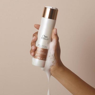Wella Professionals Fusion Intense Repair Shampoo 250 ml - Shampoos